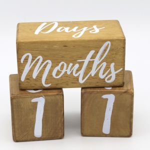 64mm Polished Wooden Milestone Blocks Wooden Calendar Block