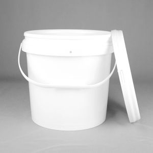 Smooth Surface 1.5mm Plastic Bucket with Seal Lid and Metal Handle for Water