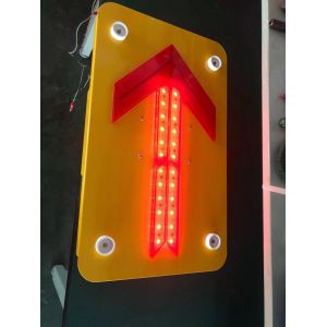 Traffic Arrangement Flashing LED Arrow Board Plastic Spraying