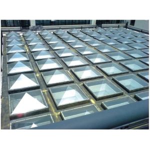 Polycarbonate Plastic Dome Skylight Pyramid Shape UV Coating Clear Color