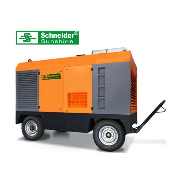 High Efficiency Portable Screw Air Compressor , 46KW Mobile Diesel Air