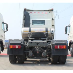 ISO CCC Sinotruk Howo 6x4 Tractor TRUCK 290HP For In Harsh Environments