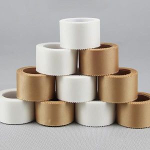 China 1.25cm×5y Medical Plaster Tape , Silk Adhesive Surgical Plaster Tape on sale