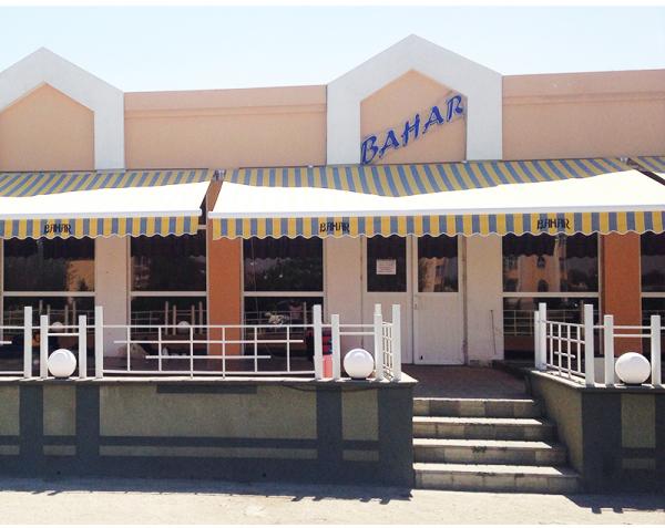 Aluminium Waterproof Retractable Awning Retractable Garden Canopy With Rain Chennel