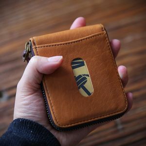Men's Fashion Wallet Short and Zippered Handcrafted with Retro First-Layer