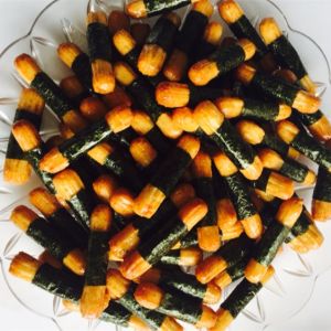 Seaweed Rolled Rice Cracker Snacks Crispy Delicious Puffed Rice Snacks