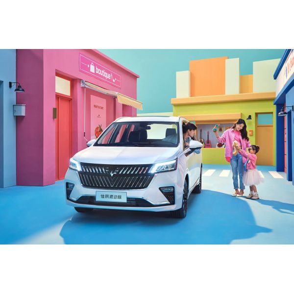 4785x1820x1785mm MPV Wuling Jiachen HEV Hybrid Car 5 Door 7 Seat Lithium Battery EV Car