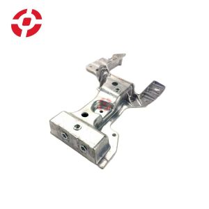 Support bracket Lower radiator support tie bar bracket OE LR143161 for Land