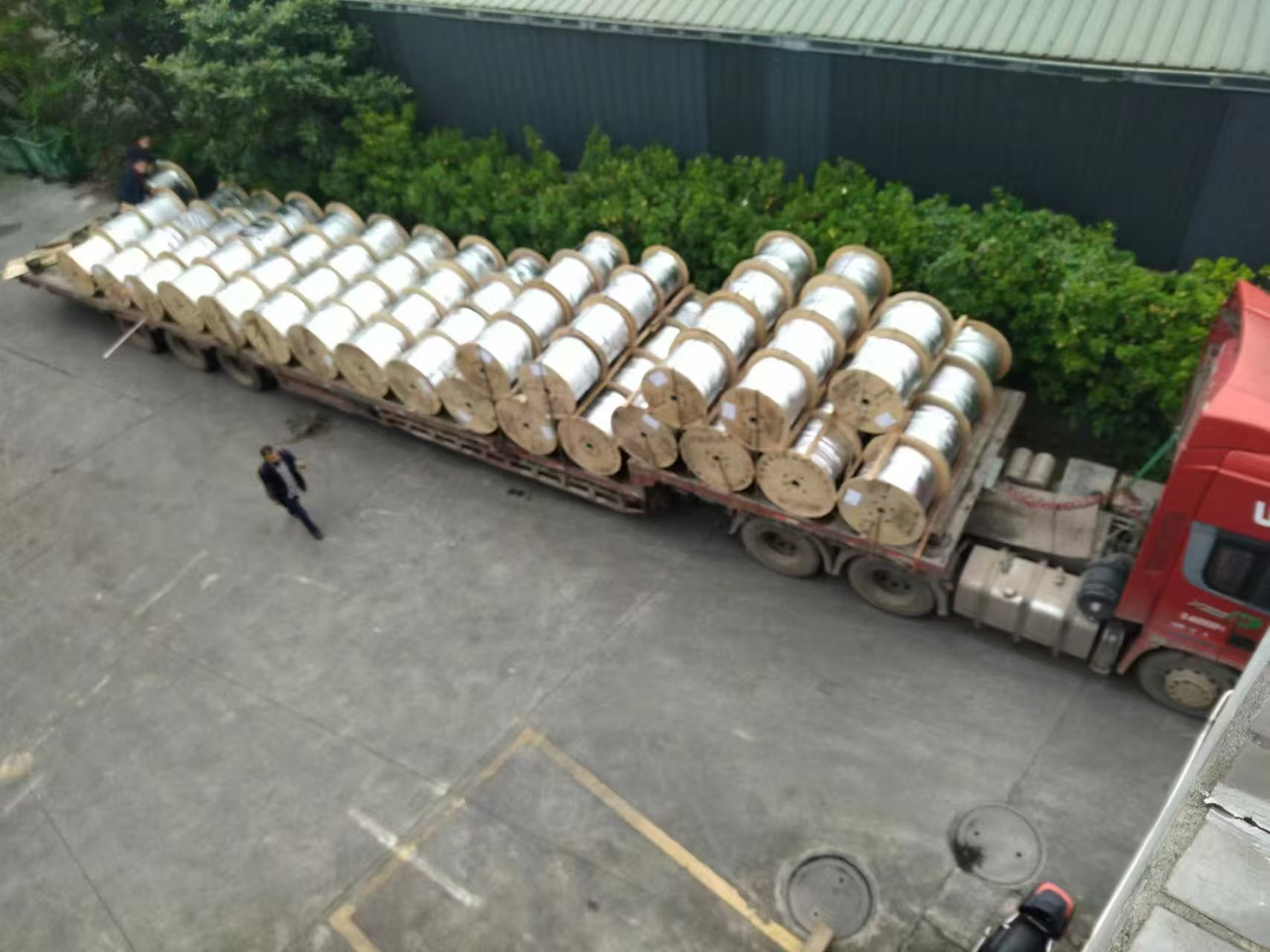 Self Supporting Butterfly Optical Cable with Metal Reinforcement LSZH Sheath and