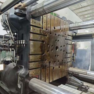 BU1200 Servo Motor Two Platen Injection Molding Machine Horizontal 12000KN