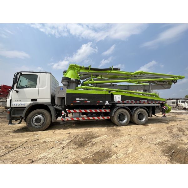 Quality Green 2015 Zoomlion 38m Used Concrete Pump on Mercedes Benz High Productivity wholesale