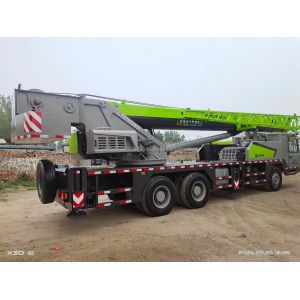 Zoomlion 25 Ton Crane Great Condition and Ready for in Building Material Shops