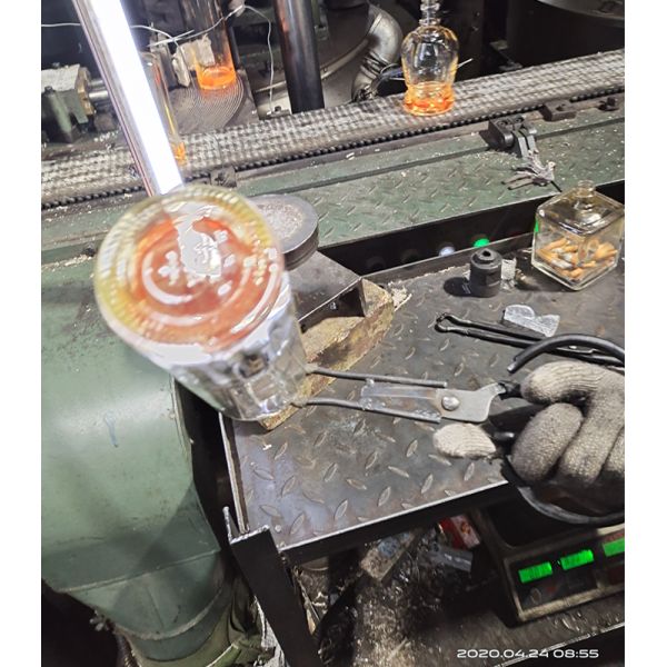 Printable Shining Surface Flint Glass Bottle Empty Wine Bottles Embossed Logo