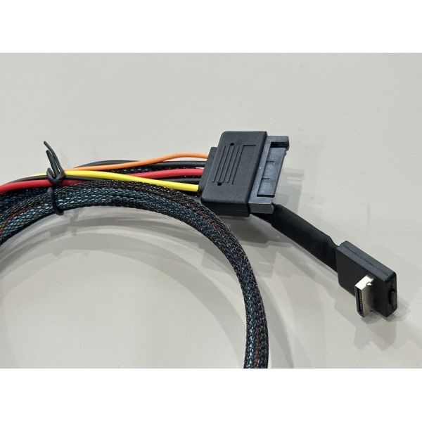 SFF-8654 8i to SFF-8654 8i High-Speed Mini SAS HD Connector Cable, 1.0 m 32AWG 85 Ω Braided Assembly