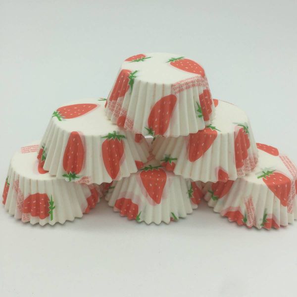 White And Red Greaseproof Cupcake Liners Disposable Baking Paper Cup Mini Strawberry Pattern