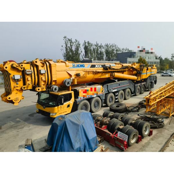 2018 XCMG Second-Hand Crane XCA1200, Main Arm 102 Meters, Jib 50 Meters, Counterweight 170 Tons, Running Time 4431h, Mileage 26369km, Excellent