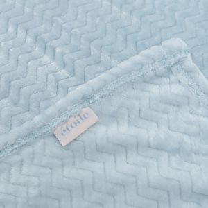 Plain 100% Polyester Flannel Throw Blanket With Embossing For Office / Travel