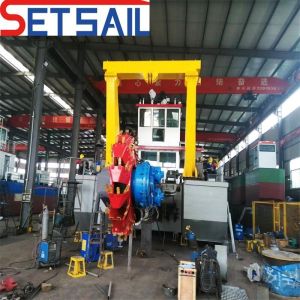 3900.00cm * 860.00cm * 225.00cm Package Size Dredger for Sand Mud Dredging in