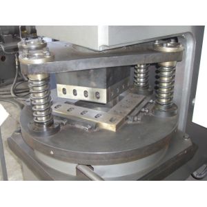 Hot Sale Hydraulic Angle Notching Machine Model QJ160 Angle Corner Cutting