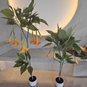 Insect Resistant Lifelike Artificial Plants Artificial Datura Tree For Home