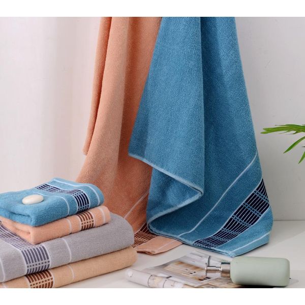 Revolutionize Your Bath Experience with Our 70*140cm Bath Towel in Solid Color Stripes