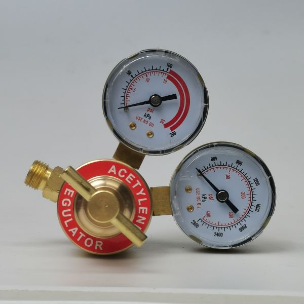 Double-head Pressure Regulator with Brass Bar Body Material and Adjustable
