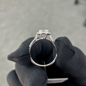 Lab Grown Diamond Rings CVD White Diamond Ring with 1.006ct DEF VVS Round Shape