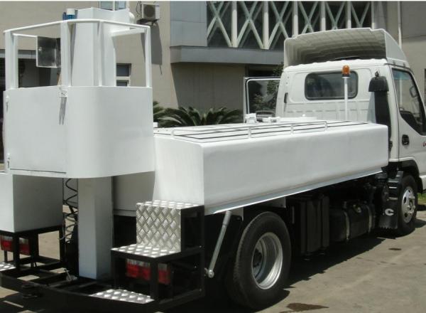 Quality Low Emissions Sewage Suction Truck Euro 3 Standard 0.25 - 0.35 MPa Pressure wholesale