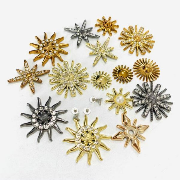 2021 Wholesale kinds of plastic rivet shoe upper buckle accessories for women