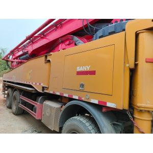 Structure Cylinder Type Used 20 Years Old 56m Concrete Pump Truck to Stock