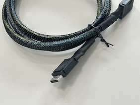 SFF-8654 8i to SFF-8654 8i High-Speed Mini SAS HD Connector Cable, 1.0 m 32AWG