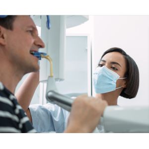 China Lightweight Meltblown Medical Protective Face Mask on sale