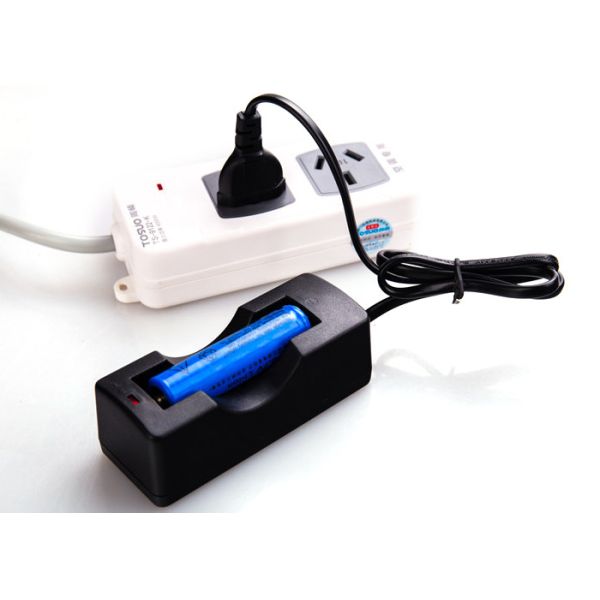 Original 915O EU Plug Rechargeable Lithium Battery Charger For 3.6V 3.7V 18650 Battery