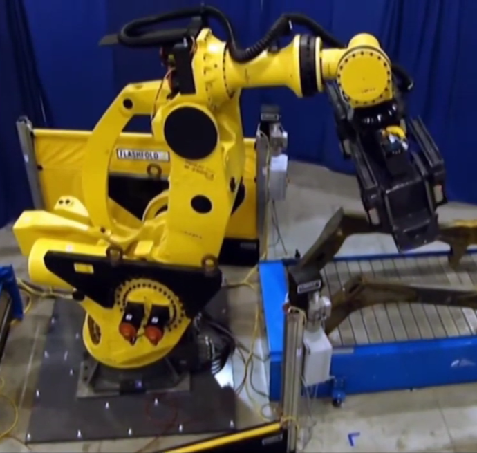 High-load Material Handling Robot Fanuc M-2000iA/1200 Reach 3734mm and CNGBS