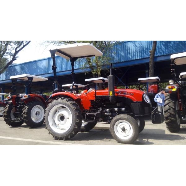 Quality Dongfeng 35 Horse Tractor / 2 Wheel Drive Tractor Easy Operation With Sunshade wholesale