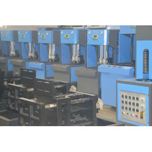 Semi-auto PET Juice/Water Bottle Blowing Machine Blow Molding Machine at