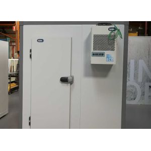 Customized Polyurethane Foam Cold Storage Warehouse 42KG/M3 Density Cold Room