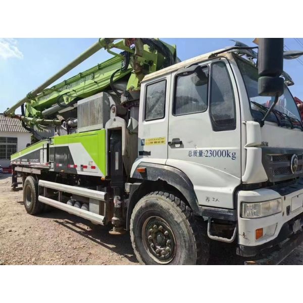 38m Concrete Pump Truck Zoomlion Construction Machinery Vibrating Amplitude 2.6mm 23000kgs