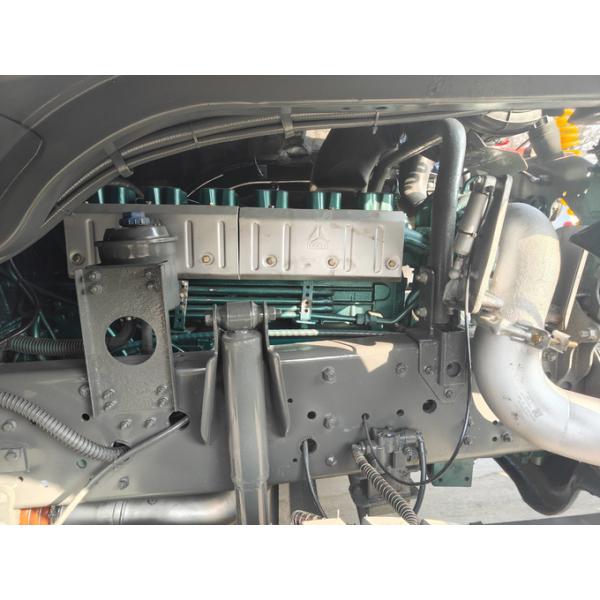 Used 420 Howo Tractor Trucks 6*4 Drive Mode 12 Wheels Trailer Head Euro 3 Use In Africa