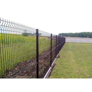 Black PVC Coated Welded Wire Mesh Fence 200mm X 50mm 5.5mm Diameter