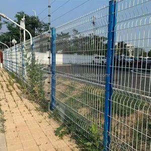 Rectangular Post Hot-dipped Galvanized 3D Welded Curved Triangle Panel Fence for