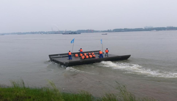 Quality Ferrying Rafts Of 20t Fast Erectiion Army Pontoon Bridge wholesale