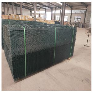 Plain Weave Galvanized Curved Cattle Welded Wire Mesh Panel with Protective