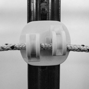 Customized 9mm Wire PE T Post Electric Fence Insulators Snap On