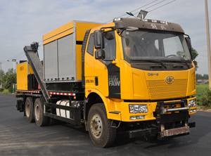 Eco Friendly Highway Maintenance Lorry Stable Operation For Asphalt Road