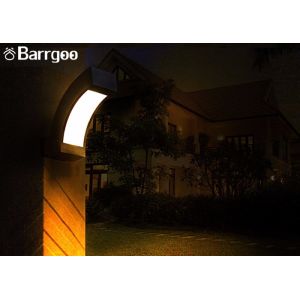 Decorative Vertical 10W Waterproof LED Outdoor Wall Lights For Garden Using