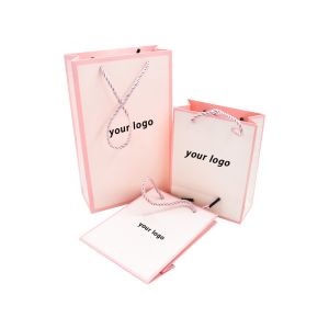 Carry Custom Paper Shopping Bags 250g Embossed Promotional With Matched PP Rope