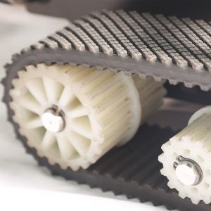 1100 mm Width Head Remote Controlled Cleaning Machine for Photovoltaic Panel