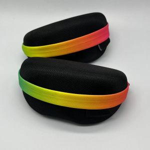 China Dazzling color pressure-resistance Multifunctional Foldable Portable Sports Textured metal zipper pull Sunglasses Case on sale