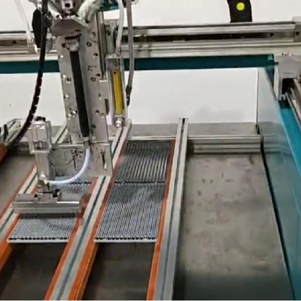 Quality Dual-component Mixing System Adhesive Coating Machines 1 1 to 10 1 Ratio Adjustment for Coating at 0.5-0.8Mpa wholesale